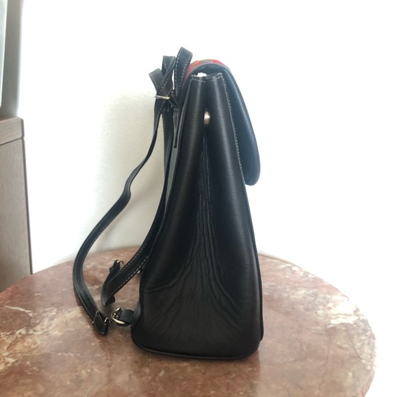 ⭐️ Sold ⭐️ Hand Embroidered backpack - Picture 3 of 10